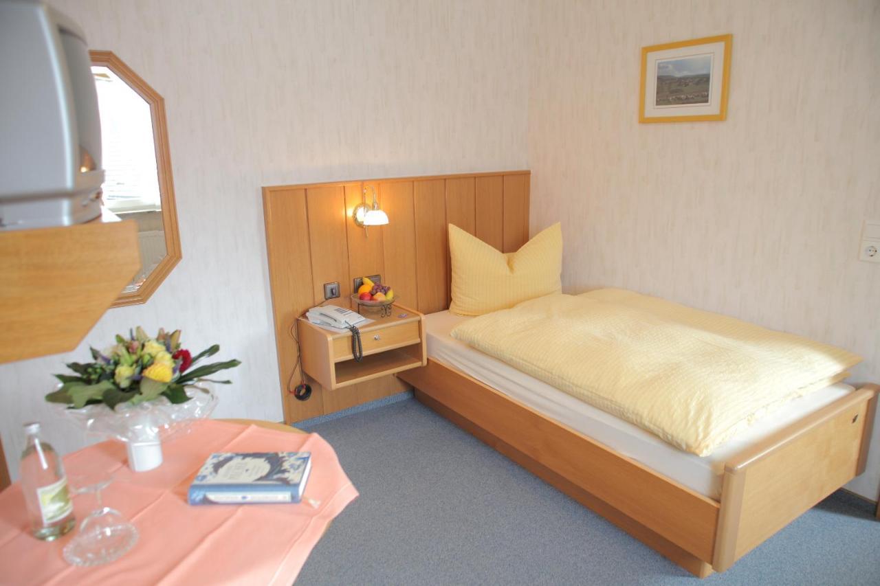Landhotel Gasthof Zur Post Langewiese Room photo