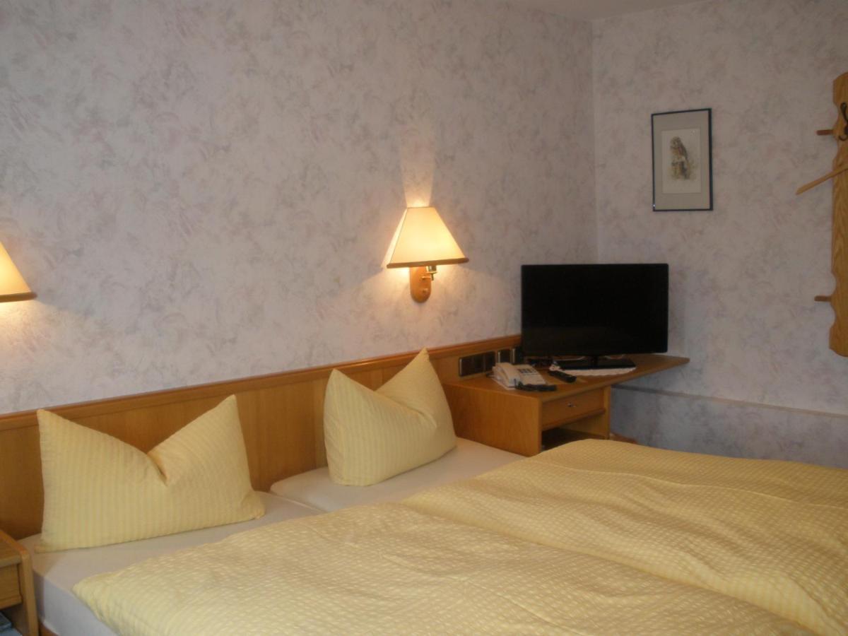 Landhotel Gasthof Zur Post Langewiese Room photo
